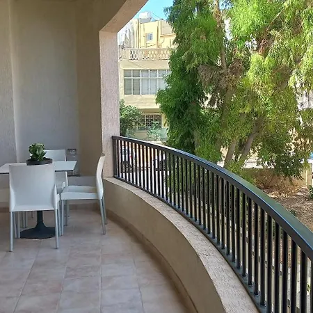 St Julians Lux Апартаменты *